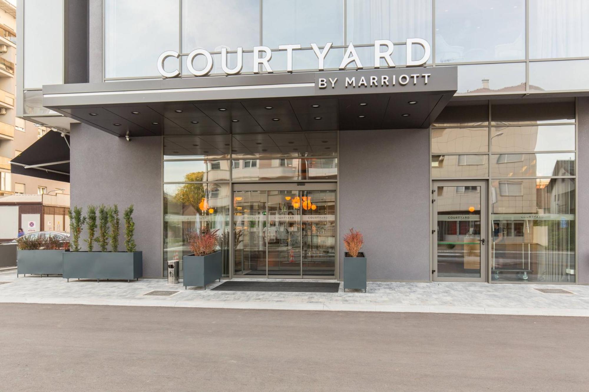 Отель Courtyard By Marriott Баня-Лука Экстерьер фото